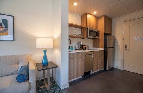 Danville Hotel | The Holbrook Hotel