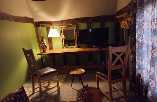 Little Wilbraham Hotel | The Hole In The Wall