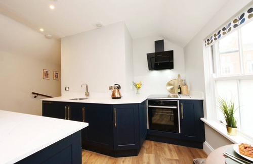 York Cottage | The Holgate Snug - sleeps 4 guests in 2 bedrooms