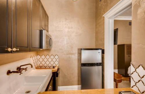 Cheesman Park Hotel | The Holiday Chalet Victorian