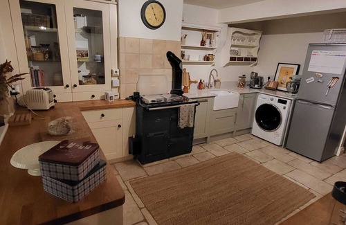 Longborough Cottage | THE HOLIDAY!nChristmas Cottage