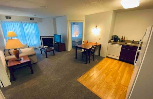 Greater Greenspoint Apartment | The Holistic Escape w/Fast WiFi & Free Parking