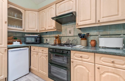 Wiseman's Bridge Cottage | The Hollies - Close to Beach, Parking, EV Charger