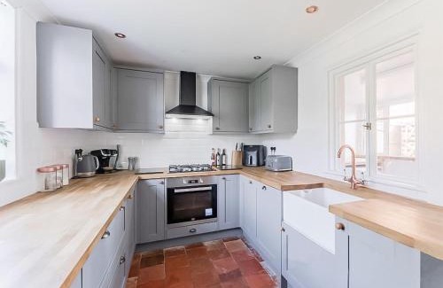 Repps with Bastwick House | The Hollies