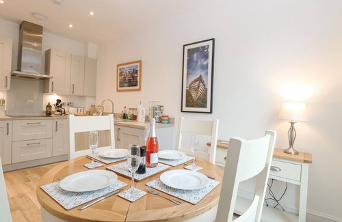 Norwich House | THE HOLLIES, pet friendly, with a garden in Norwich