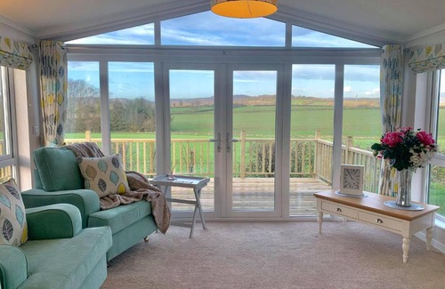 Thirsk Ski Chalet | The Hollin Retreat at Hollin Barn Lodge Park