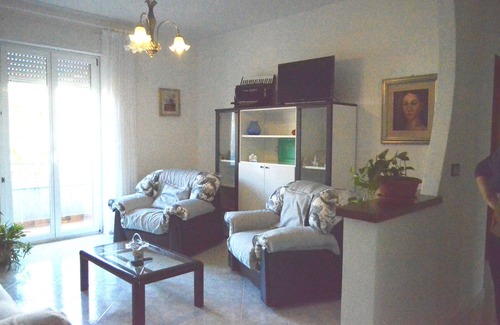 Fonni Apartment | The Holly Cozy apartment for families and small groups!