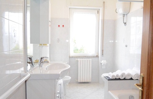 Fonni Apartment | The Holly Cozy apartment for families and small groups!