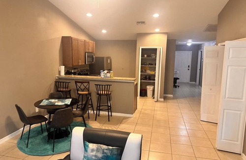 Westminister Apartment | The Holly Residence: 3-bedroom apartment in lovely Lehigh Acres with WiFi, AC