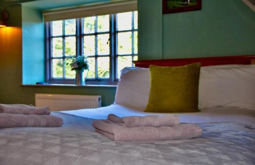 Southam Bed & Breakfast | The Hollybush Inn and B&B