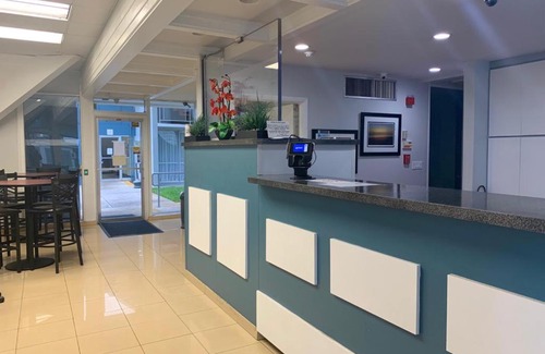 North Central Hollywood Hotel | The Hollywood Gateway Inn