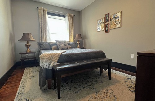 Hartington Hotel | The Hollywood Suite in The Hotel Hartington downtown!