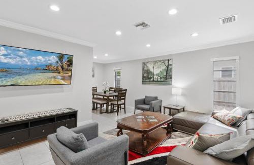 River Oaks House | The Home in The Oaks - By Avi