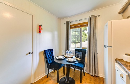Nacogdoches Apartment | The Homestead | Luxury-Cozy 2BR Apartments Near SFA & Historic Downtown Nacogdoc
