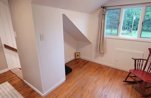Chassell House | The Homestead - modern beauty, spacious, private, super clean!
