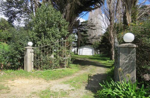 Cable Bay House | The Homestead