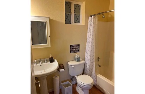 Dorrington Cabin | The Honey Haven (Dorrington) -Adventure Awaits