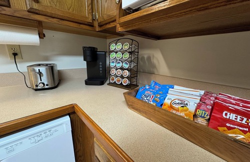 Rineyville House | The Honey Spot! Your Quiet retreat in Rineyville.