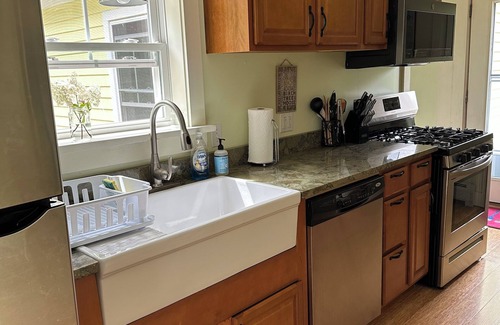 Castine Cottage | "The Honeymoon Cottage" - Just a short walk to the cove