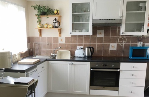 Cosheston Cottage | The Honeypot