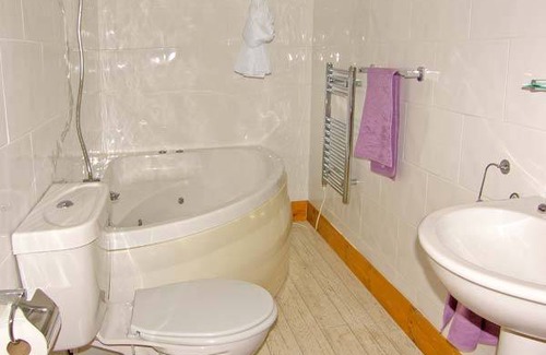 Cosheston Cottage | The Honeypot