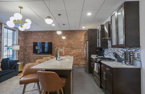 Downtown Nashville Condo | The Honky Tonk - 2 Blocks to Broadway