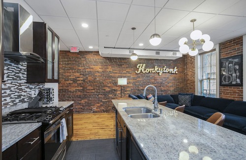 Downtown Nashville Condo | The Honky Tonk - 2 Blocks to Broadway