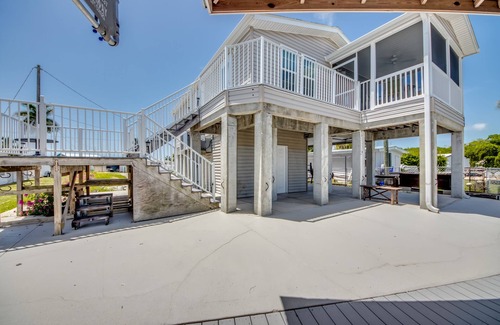 Saint James City House | The Hook Oar House - Waterfront Retreat with Private Boat Lifts - 2B/2B