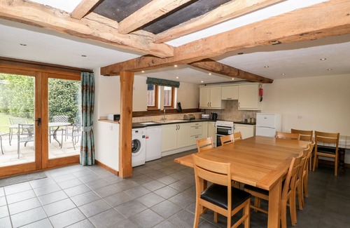 Leominster Cottage | THE HOP KILN, family friendly, character holiday cottage in Luntley