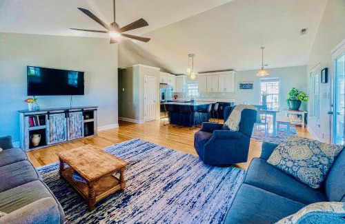 Surf City House | The Hornet's Nest