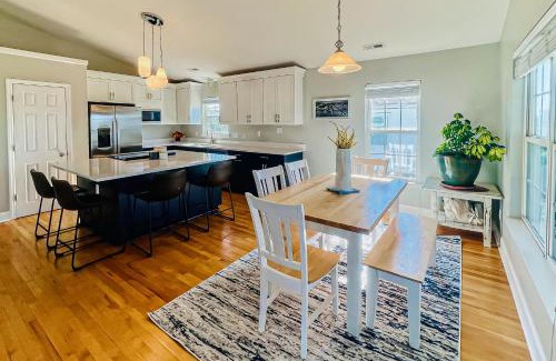 Surf City House | The Hornet's Nest