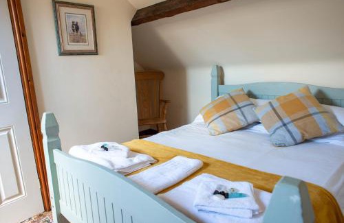 Tideswell Hotel | The Horse and Jockey