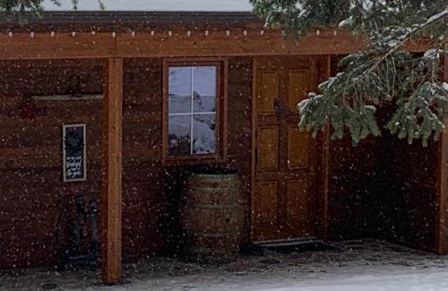 Lone Butte Apartment | The Horse Lake Inn