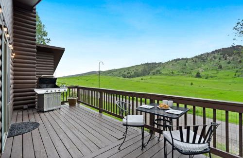 Fort Collins House | The Horsetooth Stoop - Biking, Boating & Sunsets