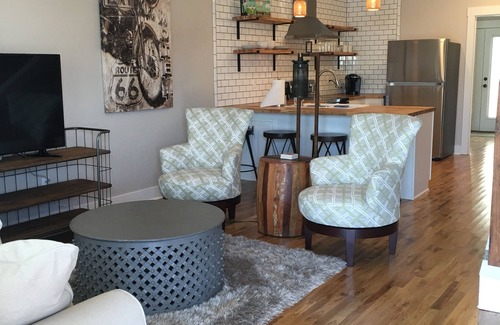 Jonesboro House | The Hotel at Huntington Square