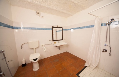Villanova Monteleone Bed & Breakfast | THE HOUSE OF ROSES INDEPENDENT ROOMS WITH PRIVATE BATHROOM