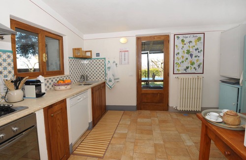 Monticchiello House | The House Annavittoria /garden in the village of Monticchiello