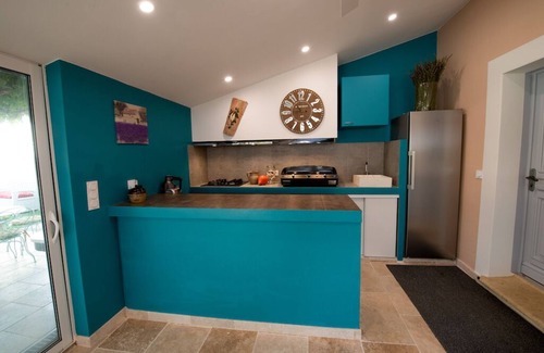 La Motte-dʼAigues House | "The house by the Lake" close to Lourmarin in South Luberon
