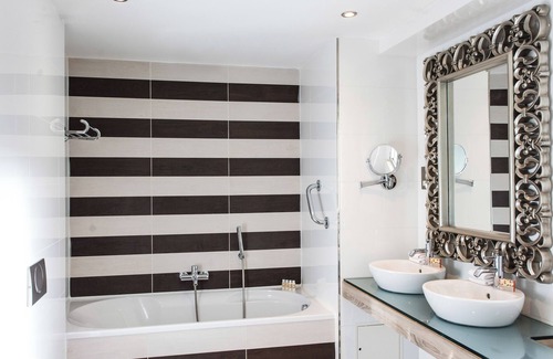 Galway City Centre Hotel | The House Hotel