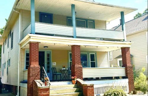 Lakewood House | The House Hotels - Cohasset upper