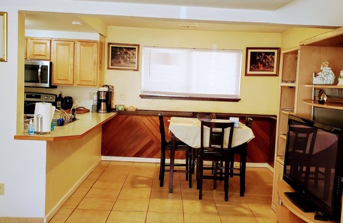 Lynnwood House | The House In Great Neighborhood, Walking Distance To Park, Dinning and Beach.