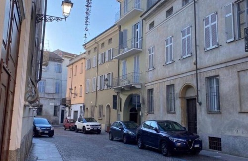 Casale Monferrato Apartment | The House in the Alley Room 3