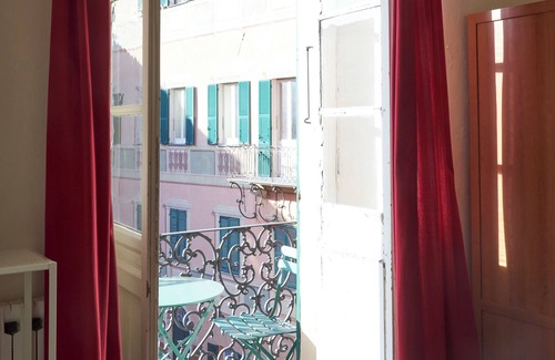 Oneglia Apartment | The House in the Old Center of Oneglia