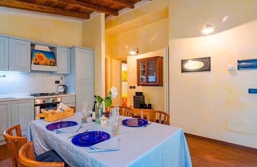 Montignoso House | the house in the woods! suitable for families
