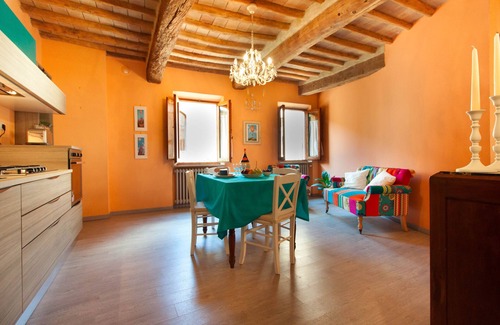 San Gimignano City Centre Apartment | The house is located in the heart of Tuscany, in the historic center of San Gimignano.