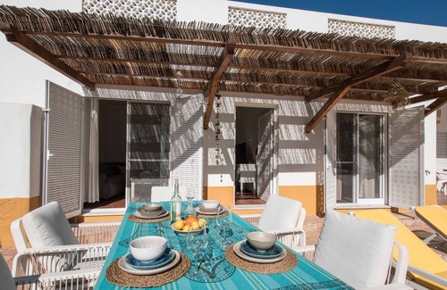 Luz de Tavira House | The house is located in the coastal town of Luz de Tavira, close to the sea