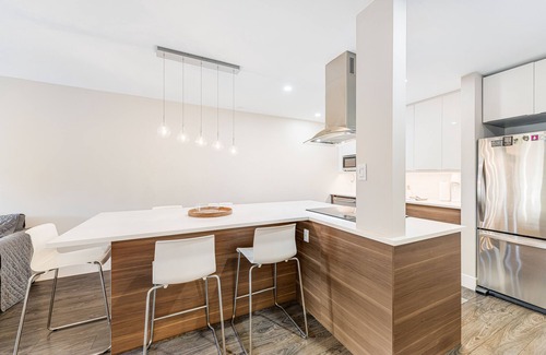 Lower Lonsdale Condo | The House of Blond penthouse level suite in LoLo