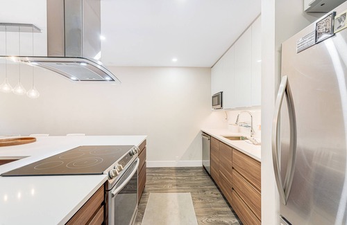 Lower Lonsdale Condo | The House of Blond penthouse level suite in LoLo