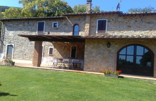Buti House | The house of memories: a plunge into nature and the past