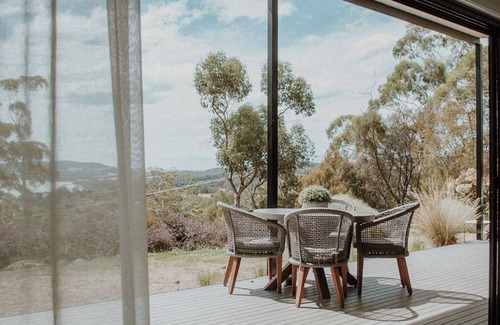 Great Bay House | The House On Bruny - 8 guests, centrally located, indoor fire, fire pit, coffee.